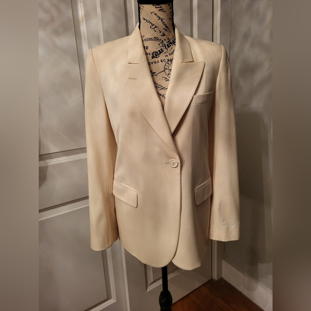 Gentle used Maison Margiela creme classic blazer